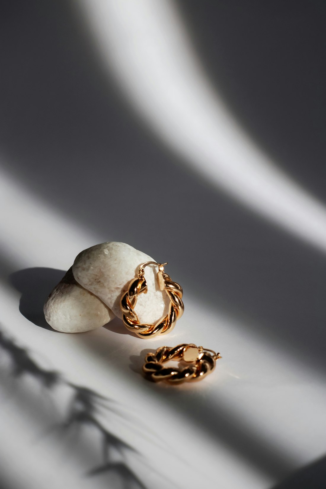 Créoles en or torsadé — création Morel & Fils